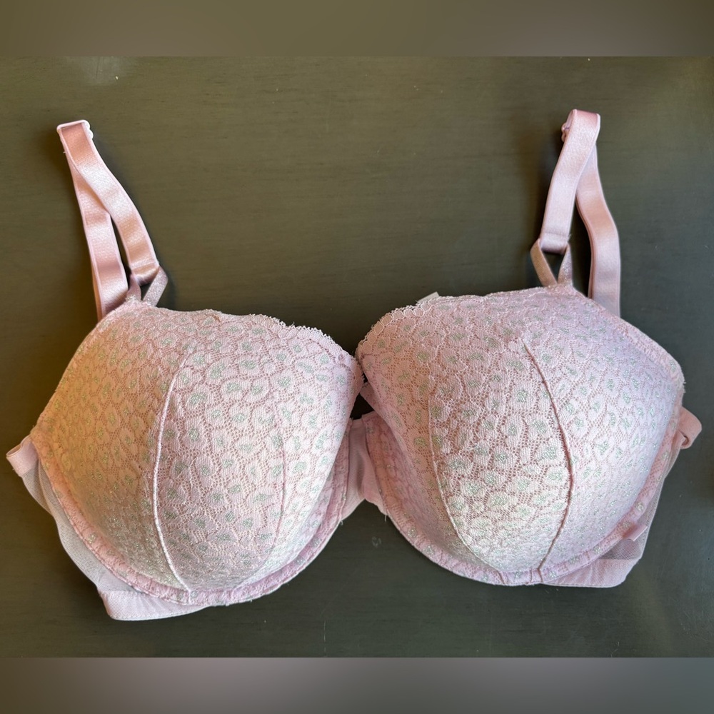 Victoria’s Secret 40DD bra